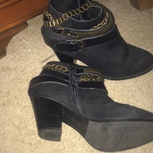 Semi new black wedge